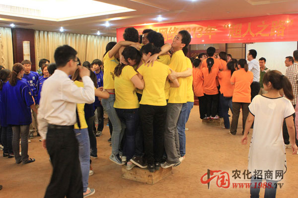 �L(f��ng)��ͬ���҂�һ��Ŭ��