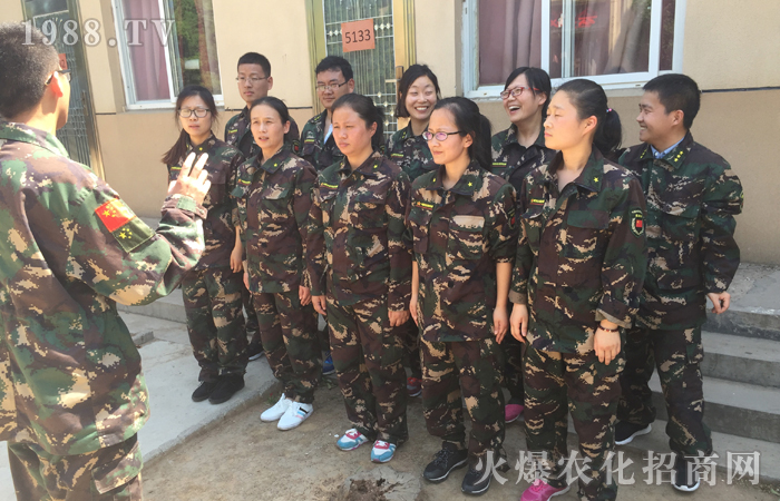 ��Խ������ƴ���^����