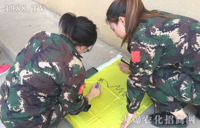 �����X�ѣ����ĸ�׃ĥ�����е�������