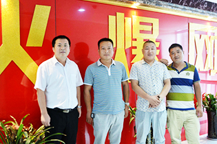 ���Қgӭ�W�r(sh��)�����F(tu��n)�������𱬾W(w��ng)���^��